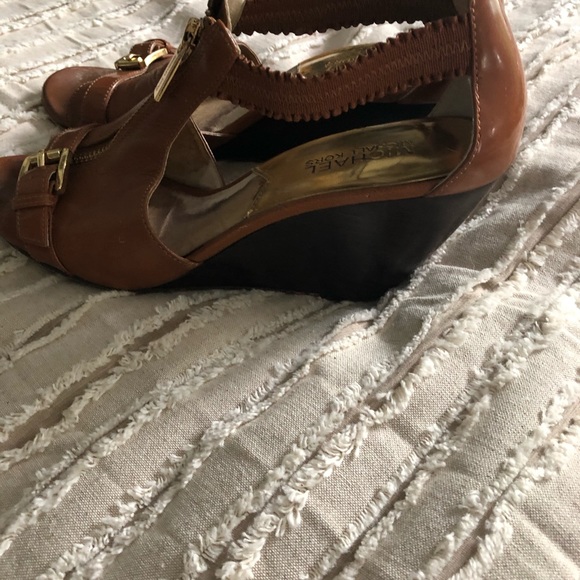 Sandals - Picture 2 of 3